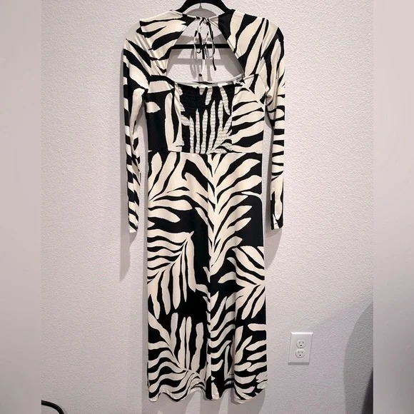 H&M Square Neck Black / Cream Leaf Tropical Print Jersey Midi Dress NWT- Size S - Picture 4 of 7